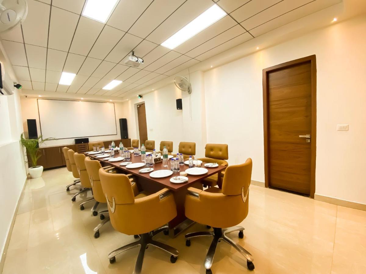 Sky Suites Gurgaon Esterno foto